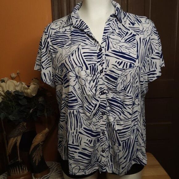 Susan Graver Women's Button Down Blue Shirt size 2X - Picture 2 of 12